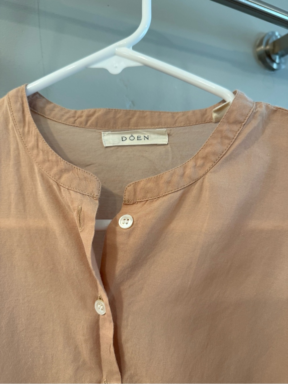 Doen Puff-Sleeve Button-Front Top size small - Picture 4 of 7